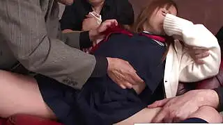 亚洲荡妇因出演色情片而受到惩罚