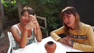 Polnischer Porno - Junge Asiatinnen werden im Urlaub in Thailand gefickt